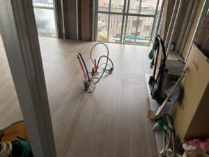 東京都世田谷区のマンションにて、フローリング工事を致しました。【秀和建工】
