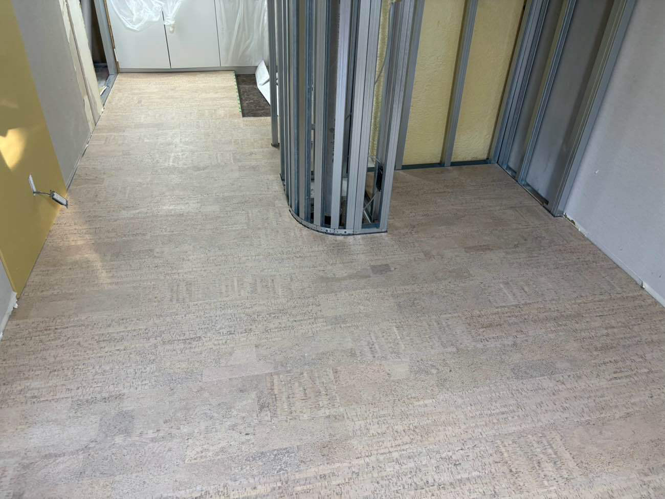 東京都渋谷区のマンションにて、フローリング工事を致しました。【秀和建工】