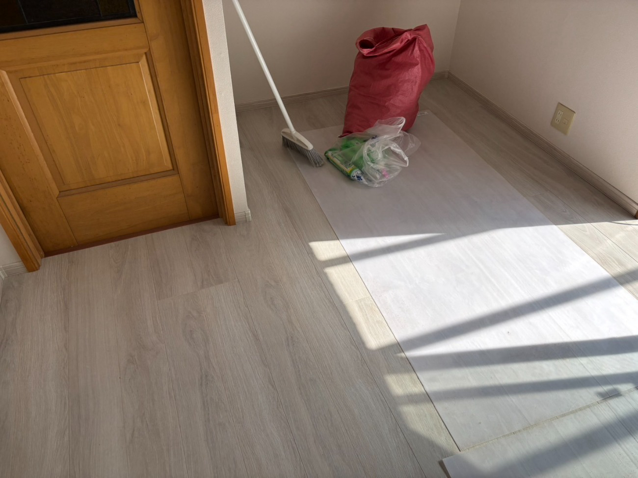 東京都板橋区のマンションにて、フローリング工事を致しました。【秀和建工】