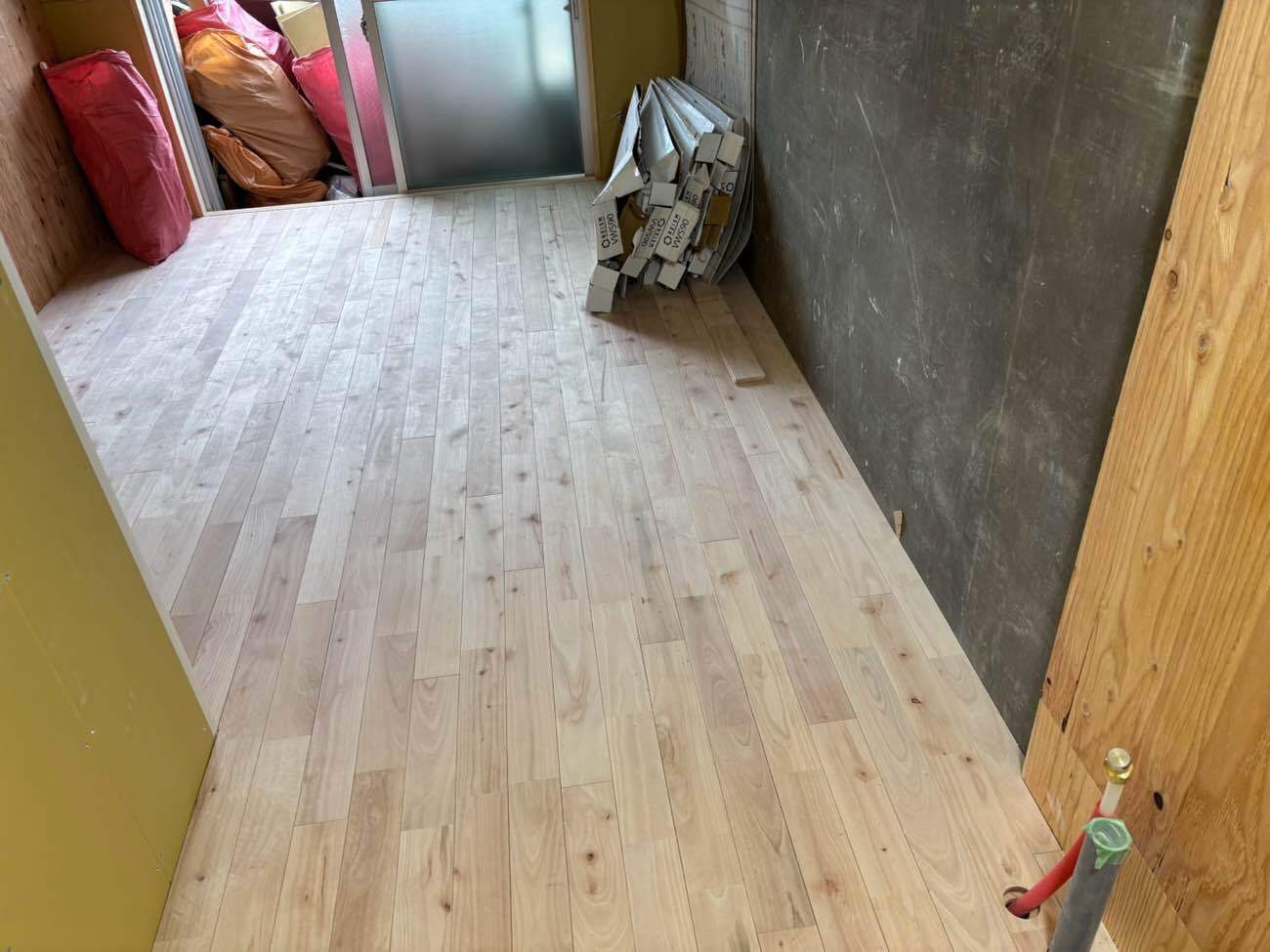 東京都大田区のマンションにて、フローリング工事を致しました。【秀和建工】