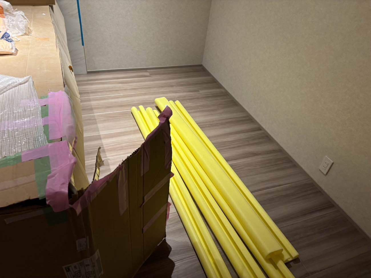 東京都中央区のマンションにて、フローリング工事を致しました。【秀和建工】