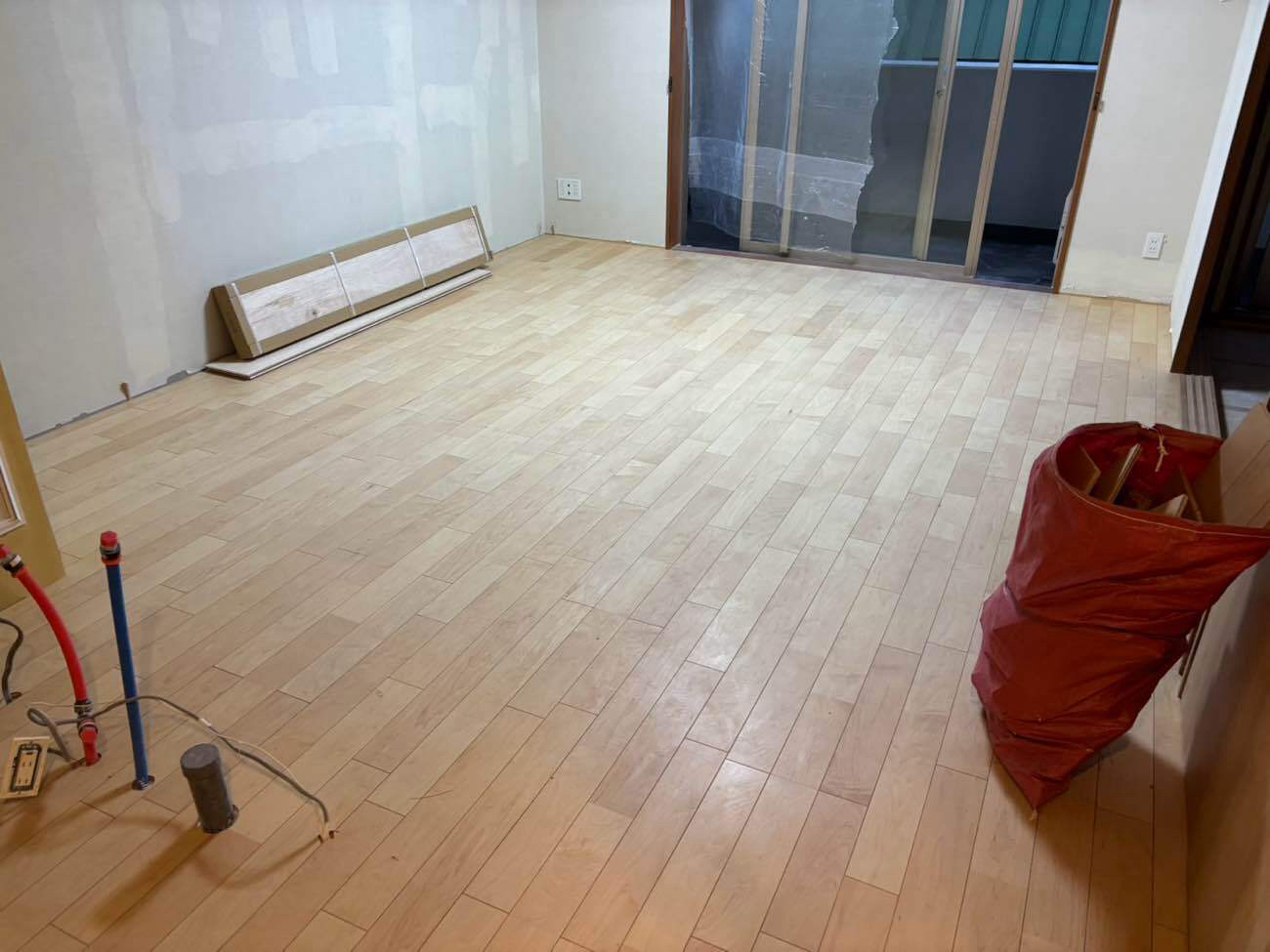 神奈川県平塚市のマンションにて、フローリング工事を致しました。【秀和建工】