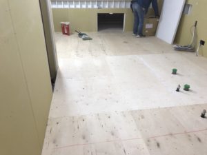東京都世田谷区にてBAR新築工事に伴う置床工事を行いました。（乾式二重床）【秀和建工】