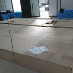 東京都港区のビルにて、ゴルフスタジオの置床工事を行いました。（乾式二重床）【秀和建工】