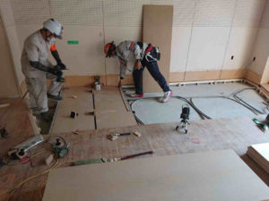 東京都立川市にて、学校の置床工事を行いました。（乾式二重床）【秀和建工】