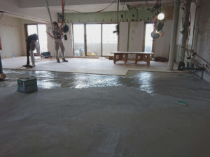 埼玉県さいたま市浦和区のマンションにて、置床工事を行いました。（直貼りベニヤ）【秀和建工】