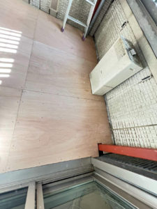 東京都東村山市の戸建て住宅にて、バルコニーの床工事を行いました。【秀和建工】