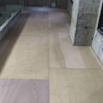 東京都港区の店舗にて、新装工事に伴う置床工事を行いました。（乾式二重床）【秀和建工】