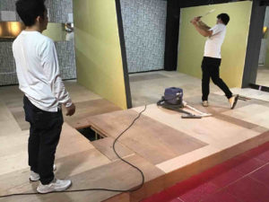 千葉県中央区のインドアゴルフ練習場にて、置床工事を行いました。（乾式二重床）【秀和建工】