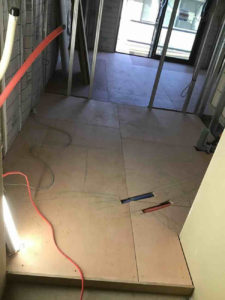 東京都葛飾区のマンションにて、改修工事に伴う置床工事を行いました。（乾式二重床）【秀和建工】