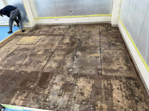 東京都新宿区のスタジオ店舗にて、置床工事を行いました。(乾式二重床)【秀和建工】