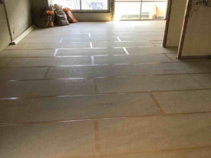 東京都八王子市のマンションにて、１day置床工事を行いました。（乾式二重床）【秀和建工】