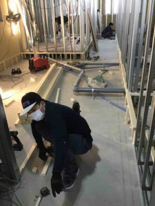 東京都目黒区の店舗にて、置床工事を行いました。（乾式二重床）【秀和建工】