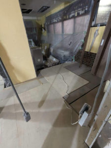 東京都港区の店舗にて、置床工事を行いました。（乾式二重床）【秀和建工】