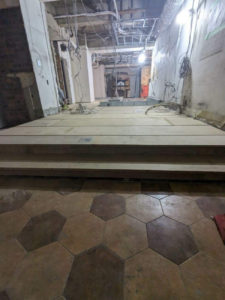 東京都港区の店舗にて、置床工事を行いました。（乾式二重床）【秀和建工】