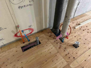 東京都港区のマンションにて、1day置床工事を行いました。(フリーフロアCP)【秀和建工】