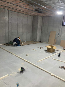 神奈川県藤沢市のクリニックにて新装工事に伴う置床工事を行いました。（乾式二重床）【秀和建工】