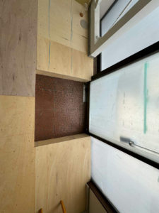 神奈川県大和市の店舗にて新装工事に伴う置床工事を行いました。（乾式二重床）【秀和建工】