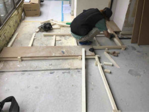 東京都豊島区の店舗にて改修工事に伴う置床工事を行いました。（乾式二重床）【秀和建工】