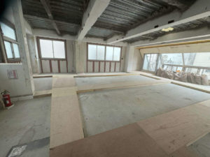 東京都豊島区の店舗にて改修工事に伴う置床工事を行いました。（乾式二重床）【秀和建工】