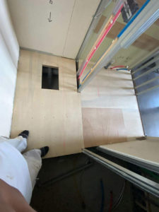 東京都世田谷区のマンションにて、置床工事を行いました。（フリーフロアCP）【秀和建工】