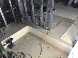 東京都渋谷区のカフェにて新装工事に伴う置床工事を行いました。（乾式二重床）【秀和建工】