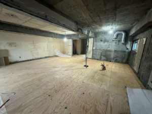 東京都港区のマンションにて、置床工事を行いました。（フリーフロアCP）【秀和建工】