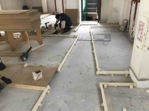 東京都豊島区の店舗にて改修工事に伴う置床工事を行いました。（乾式二重床）【秀和建工】
