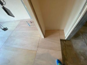 東京都品川区のマンションにて、改修工事に伴う置床工事を行いました。(フリーフロアCP)【秀和建工】