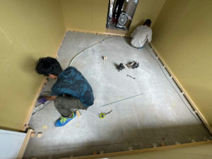 東京都小金井市のマンションにて改修工事に伴う置床工事を行いました。（フリーフロアCP）【秀和建工】