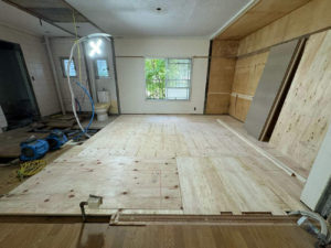 東京都東久留米市のマンションにて、１day置床工事を行いました。（乾式二重床）【秀和建工】