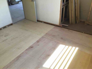 神奈川県藤沢市のマンションにて、改修工事に伴う１day置床工事を行いました。（乾式二重床）【秀和建工】
