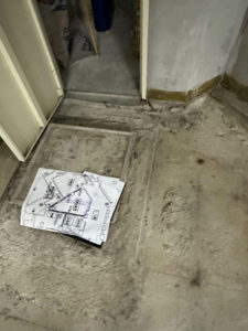 東京都町田市の倉庫にて、置床工事を行いました。（乾式二重床）【秀和建工】