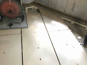 東京都町田市の倉庫にて、置床工事を行いました。（乾式二重床）【秀和建工】