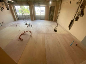 東京都品川区のマンションにて、改修工事に伴う置床工事を行いました。（フリーフロアCP）【秀和建工】