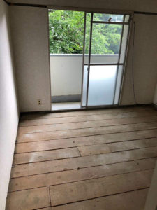 東京都東久留米市のマンションにて、１day置床工事を行いました。（乾式二重床）【秀和建工】