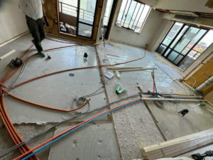 東京都目黒区のマンションにて、1day置床工事を行いました。(フリーフロアCP)【秀和建工】