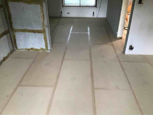 川崎市宮前区のマンションにて、改修工事に伴う置床工事を行いました。（乾式二重床）【秀和建工】