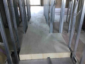 川崎市麻生区のマンションにて、改修工事に伴う置床工事を行いました。（乾式二重床）【秀和建工】