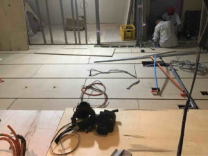 東京都品川区のマンションにて、改装工事に伴う置床工事を行いました。（フクビ化学工業フリーフロアCP）【秀和建工】