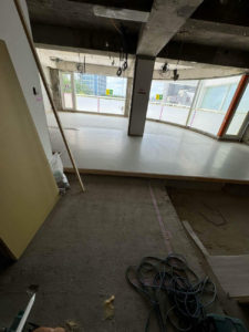 東京都世田谷区のマンションにて、置床工事を行いました。（乾式二重床）【秀和建工】