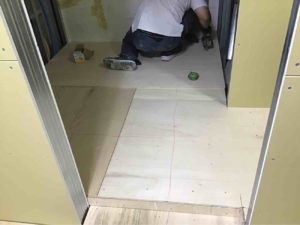 東京都渋谷区のマンションにて、置床工事を行いました。（乾式二重床）【秀和建工】
