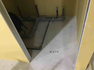 大阪府大阪市のシミュレーションゴルフ場店舗にて、ハイブリット置床工事を行いました。（乾式二重床）【秀和建工】