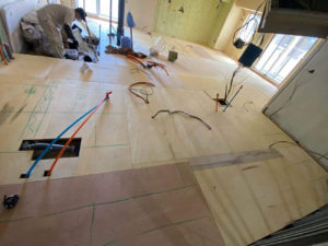 東京都品川区のマンションにて、改装工事に伴う置床工事を行いました。（フクビ化学工業フリーフロアCP）【秀和建工】