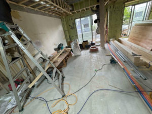 東京都渋谷区のマンションにて、置床工事を行いました。（乾式二重床）【秀和建工】