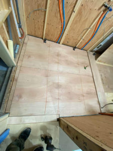 東京都渋谷区の戸建住宅にて、新築工事に伴う置床工事を行いました。(フクビ化学工業フリーフロアCPF)【秀和建工】