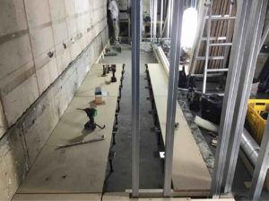 東京都練馬区の店舗にて、新装工事に伴う置床工事を行いました。（乾式二重床）【秀和建工】