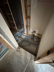 東京都世田谷区のマンションにて、置床工事を行いました。（フリーフロアCP）【秀和建工】