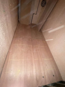 東京都渋谷区の戸建住宅にて、新築工事に伴う置床工事を行いました。（フクビ化学工業フリーフロアCPF）【秀和建工】