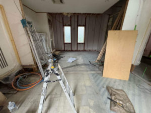 東京都北区の戸建住宅にて、改修工事に伴う置床工事を行いました。（乾式二重床）【秀和建工】